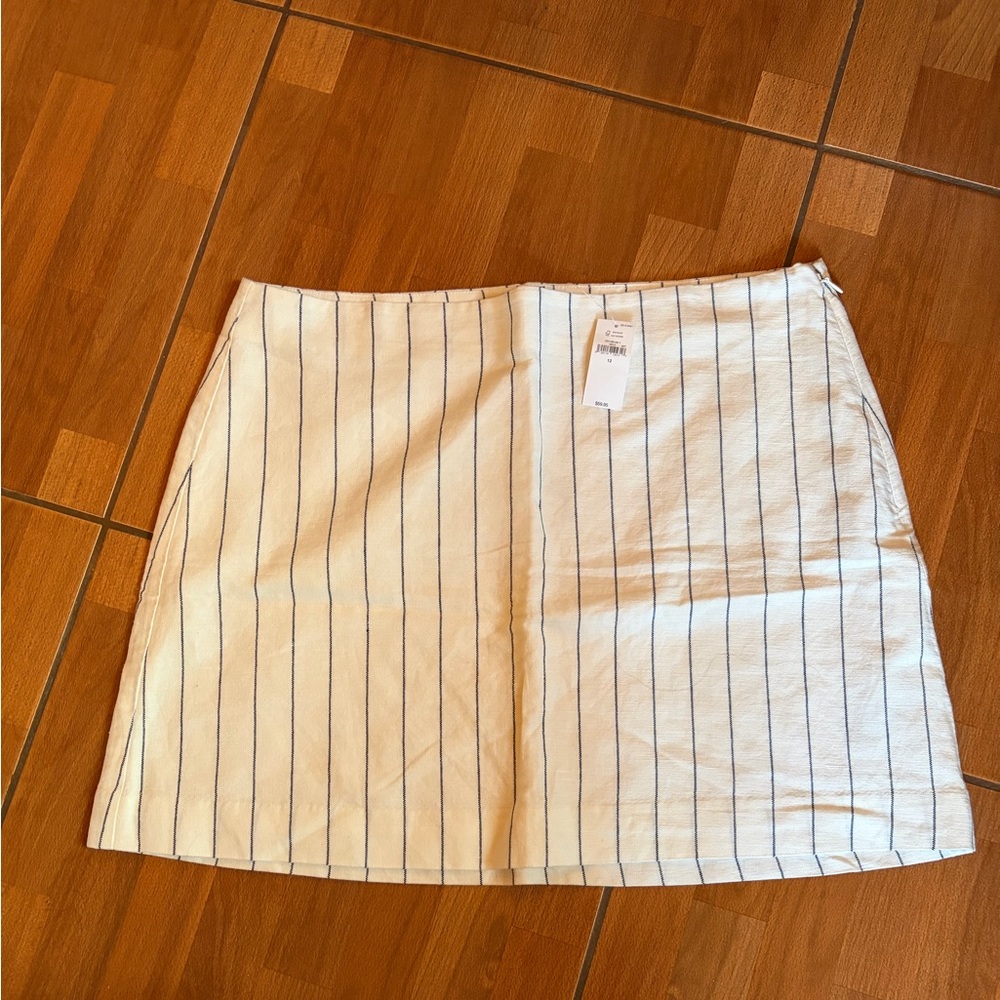 GAP Cream and Black Striped Vest - Picture 4 of 6